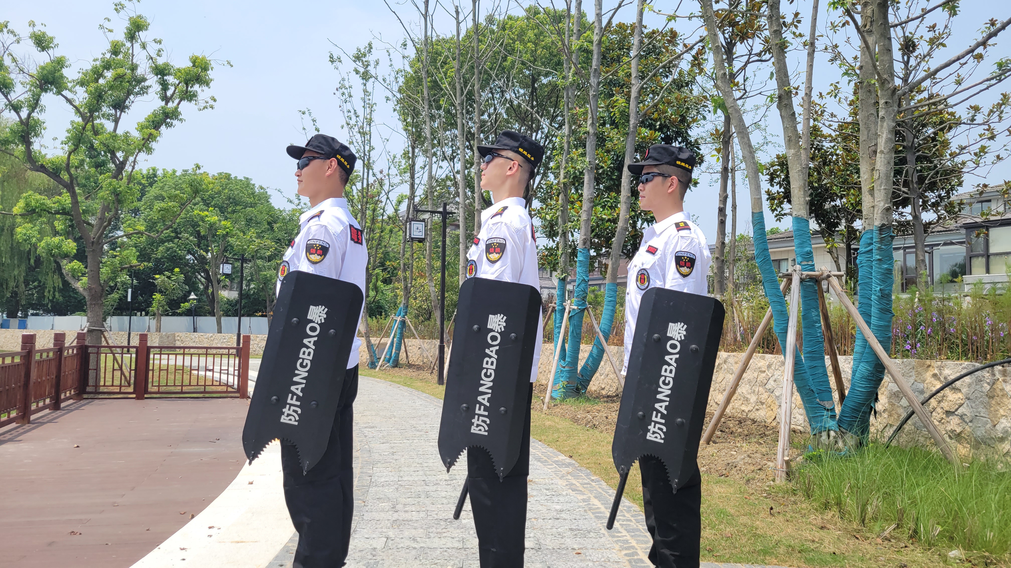 如何做好保安服务工作啊？
